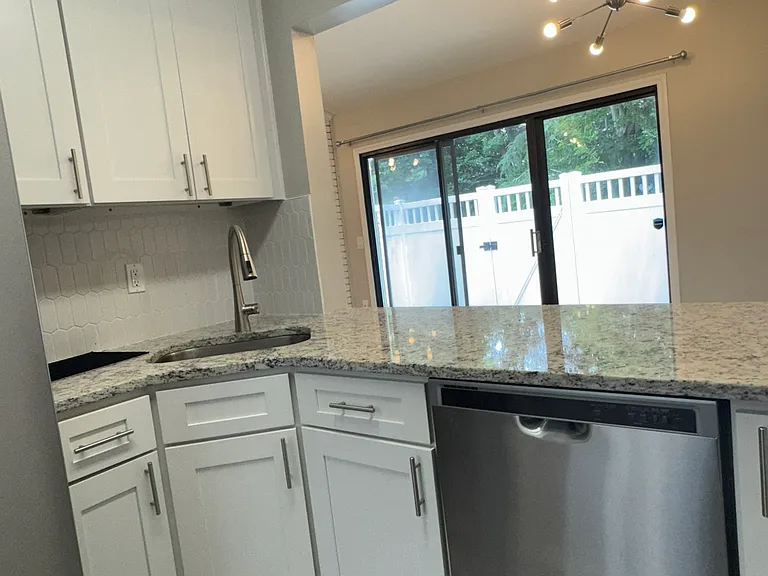 7801 Renaissance Ct — Photo 10