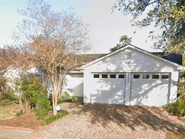 1709 Cottage Ln, Harvey, LA 70058