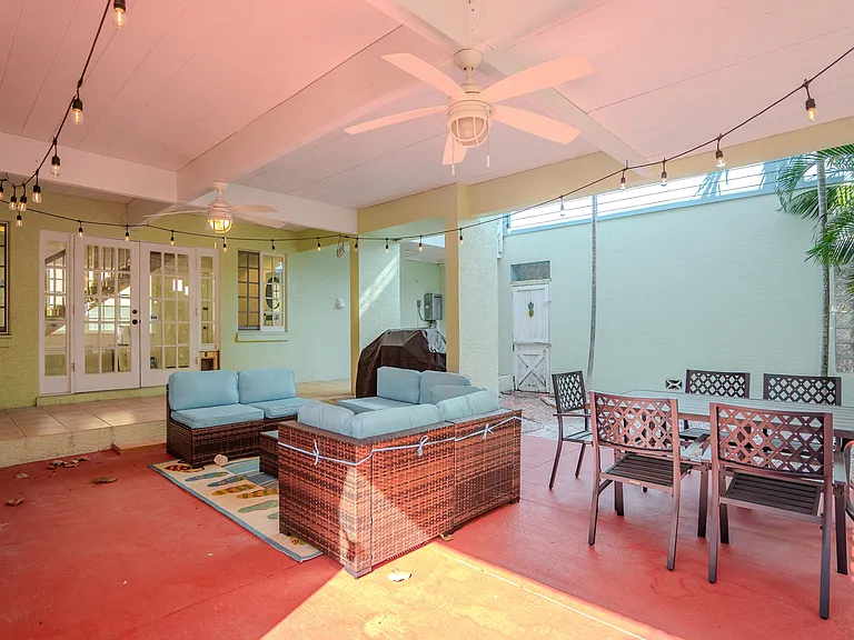 105 21st Ave — Photo 37