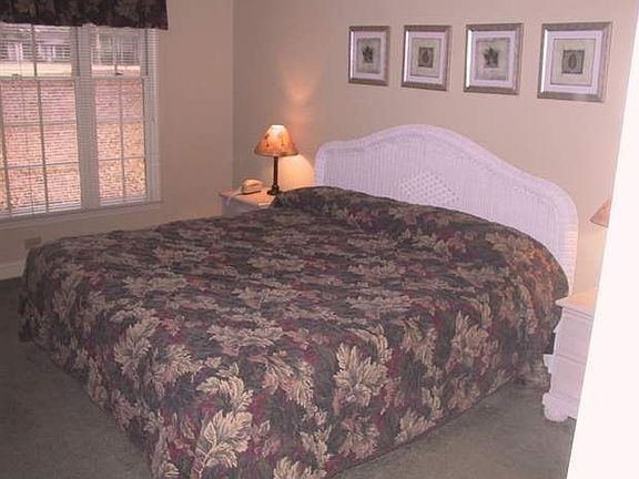 5th image of 164 Stillwood Dr Unit 1