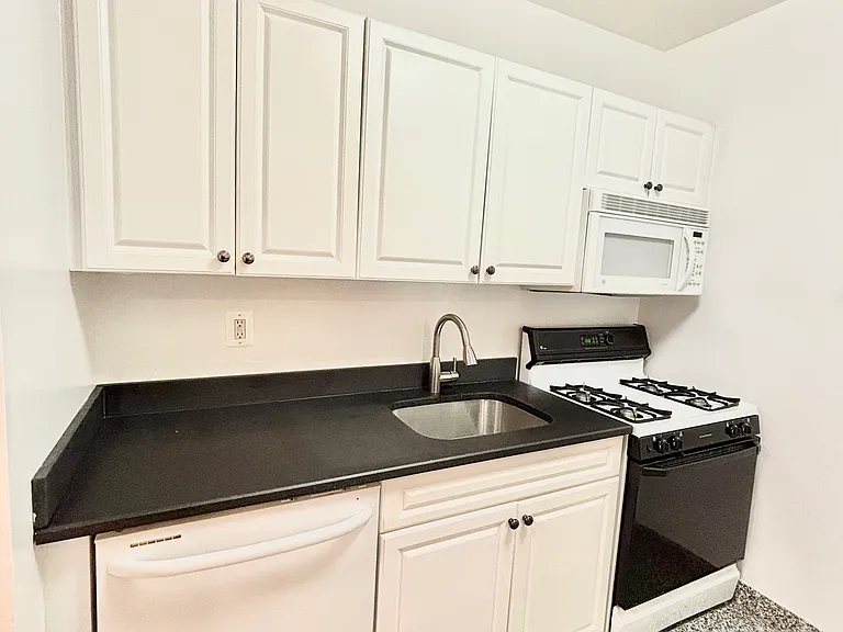 The Chalet Apartments — Photo 40