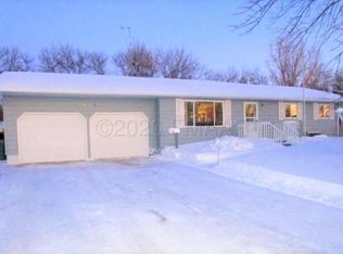 1636 5th St N, Wahpeton, ND 58075