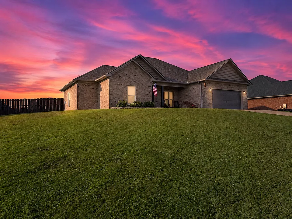 2604 Etna Dr