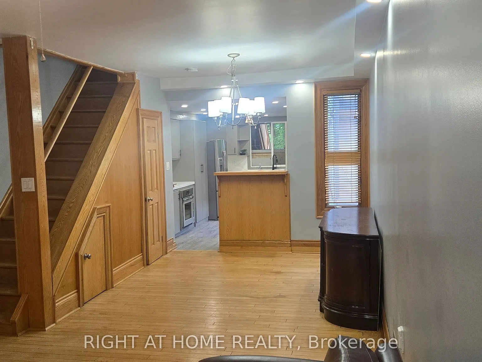 3 bed, $4,975 — Photo 3