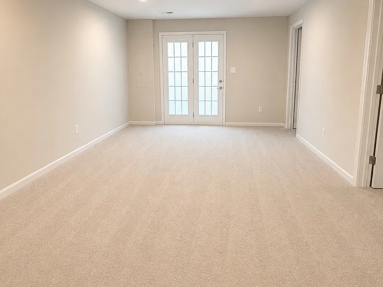 411 Streamview Dr — Photo 2