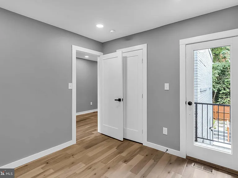 1505 W St SE #1 — Photo 19