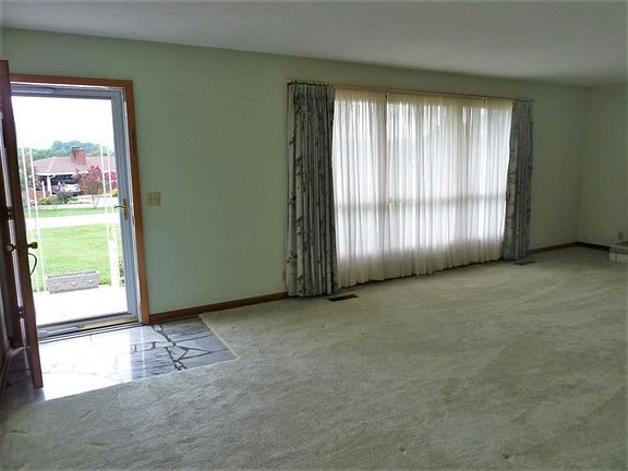 5th image of 1253 Malabar Dr