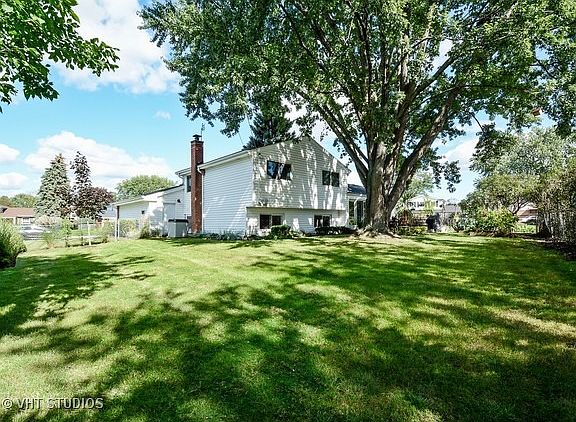 3rd image of 1926 N Shenandoah Dr