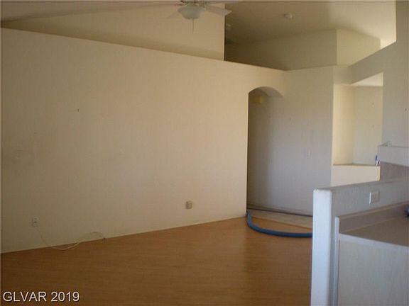 4th image of 352 Waterwheel Falls Dr