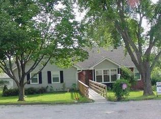 1302 Cabridge Cir, Plattsburg, MO 64477