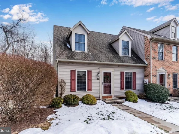 135 Hunters Ridge Dr, Harrisburg, PA 17110