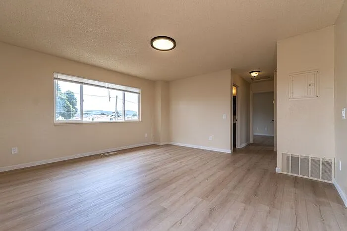 1185 Amador Ave #B — Photo 12