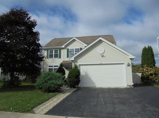 224 S Primrose Ln, Round Lake, IL