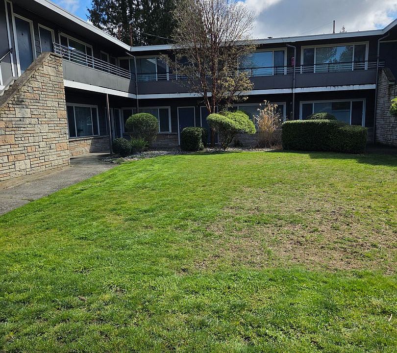 1st image of 12700 Greenwood Ave N #105