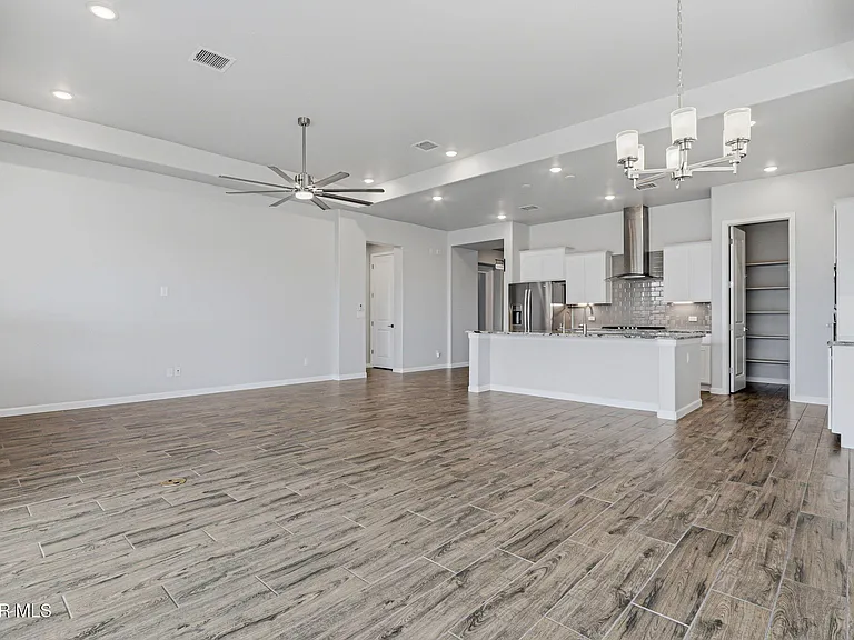 253 Emerald Sun Dr — Photo 15