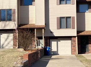 624 Woodlander Rd, Jefferson City, MO 65101