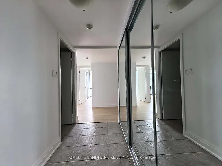 38 Grenville St #1403 — Photo 3