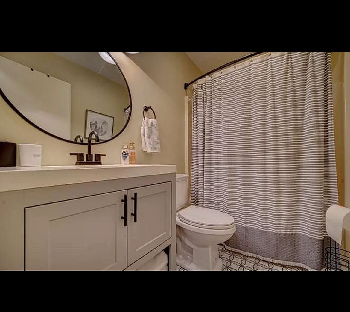 2 bed, 1.5 bath, 792 sqft, $2,000 — Photo 4