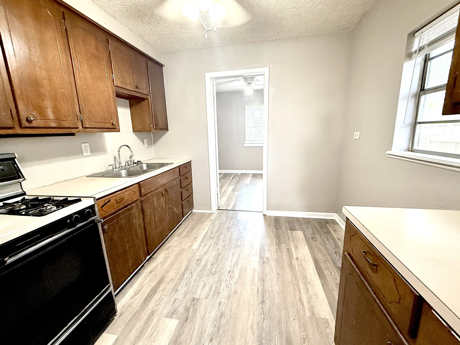 415 C Street Southwest - 1 — Photo 3
