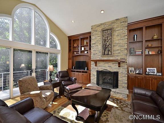 4th image of 1001 High Vista Dr