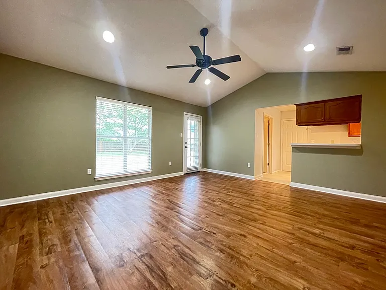 6609 Branch Rd S — Photo 3