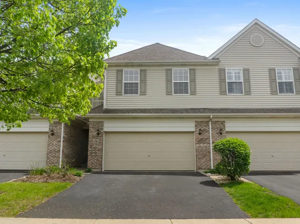 1241 Asbury Ct, Elgin, IL 60120