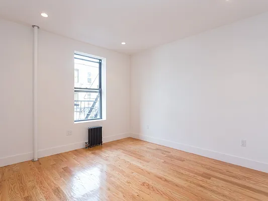 Rented by MNS | media 22