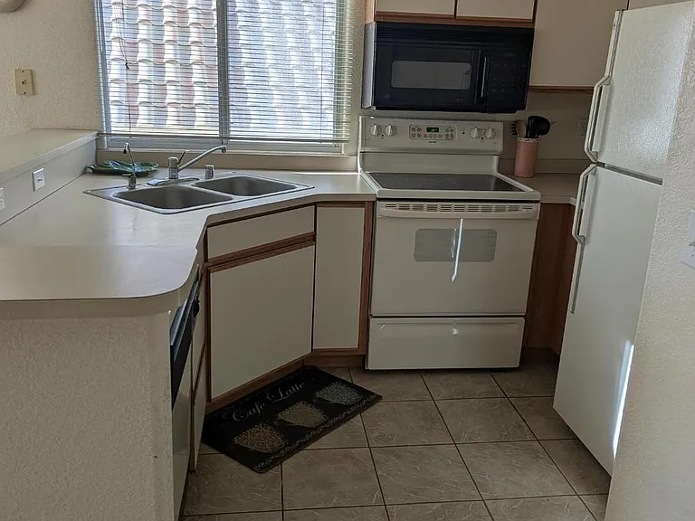 420 Acoma Blvd S #72 — Photo 13