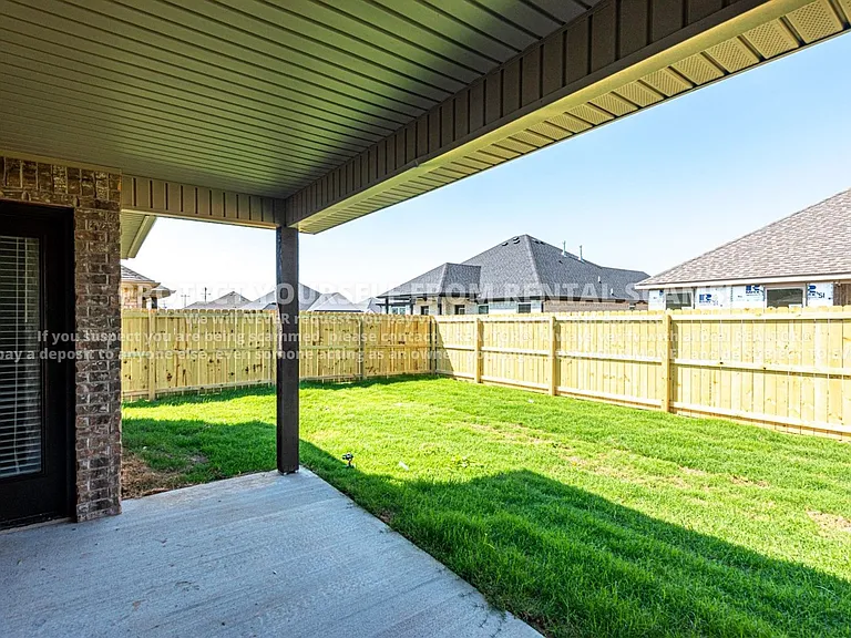 520 Aster St — Photo 12