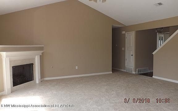 3rd image of 104 Oakleigh Dr