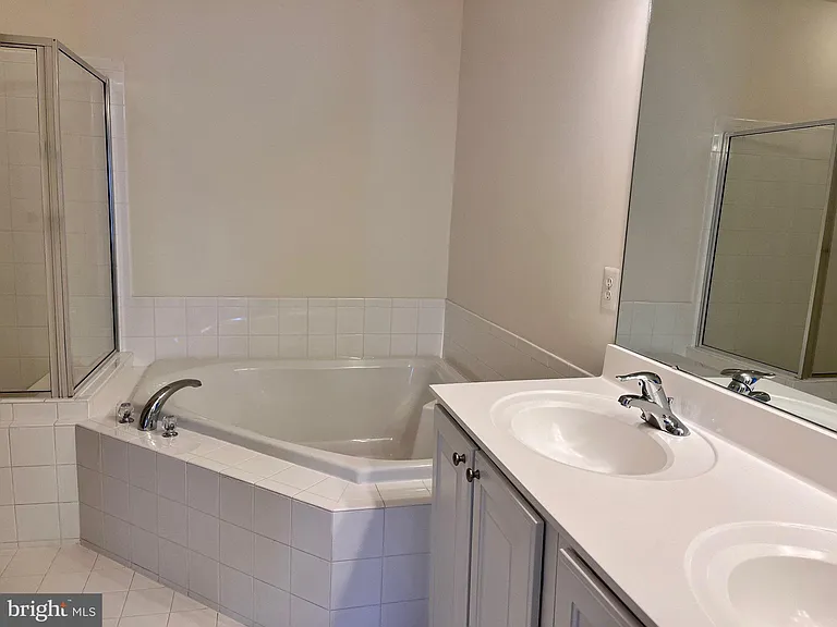 5605 Harrington Falls Ln #F — Photo 33