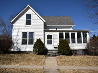 623 Dodge St, Lake Geneva, WI 53147