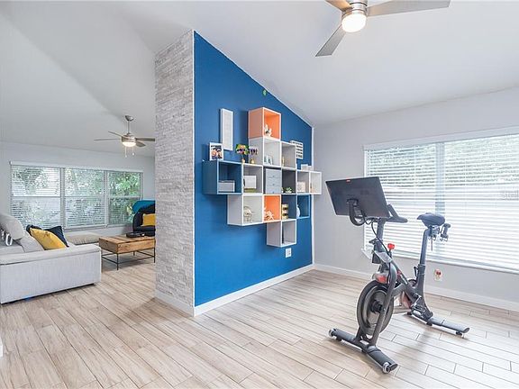 2nd image of 4811 Bayshore Blvd #102
