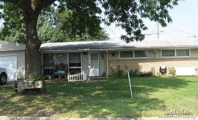 2nd image of 1104 Flint St