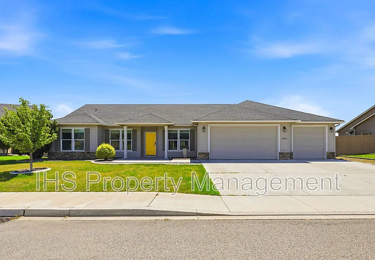 4806 Tamarisk Dr — Photo 1