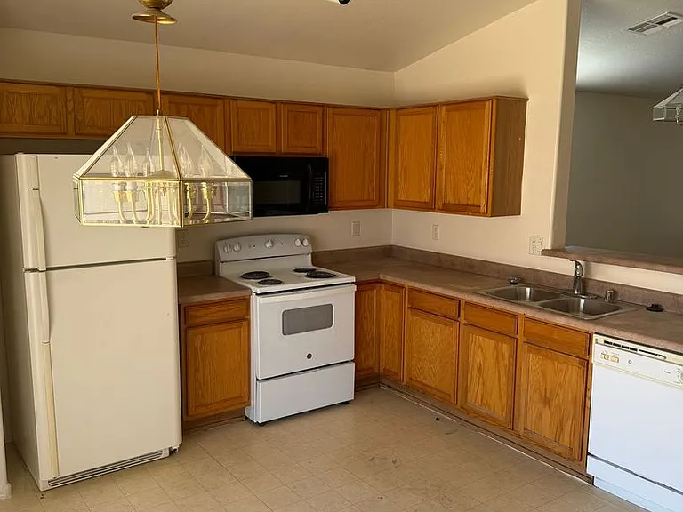 1225 W Darrel Rd — Photo 7