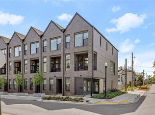 402 SW B St, Bentonville, AR 72712