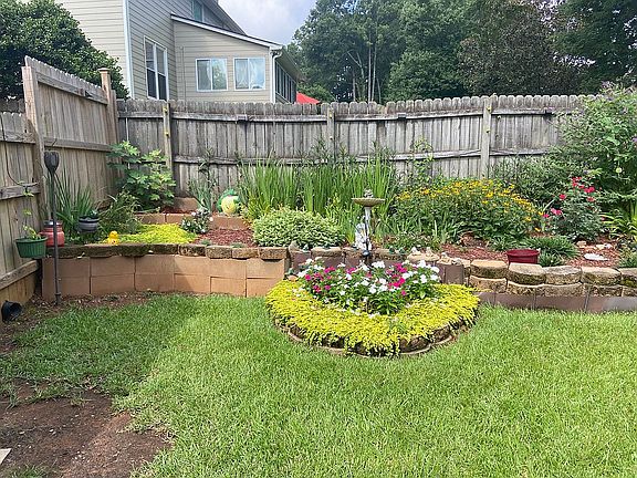 5th image of 309 Ashford Pl