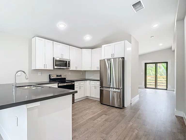 2505 Storter Ave — Photo 12