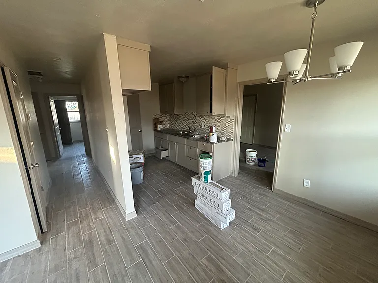 2450 E 30th St #1 — Photo 2