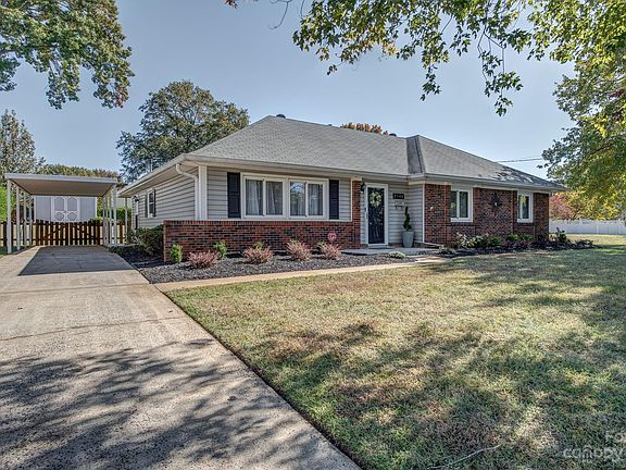 3rd image of 2348 Gaines Ave