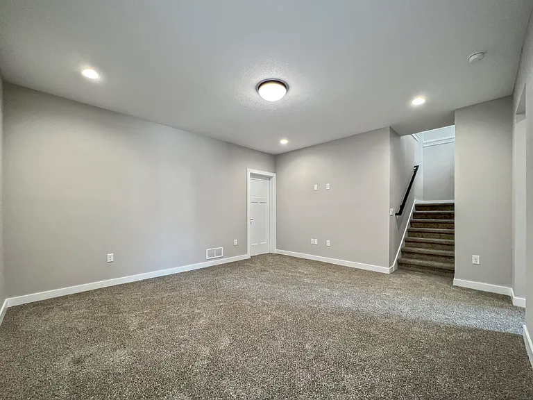 1016 NW Bethel Ln — Photo 21