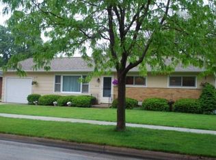 1218 Crest Ln, Rochelle, IL 61068