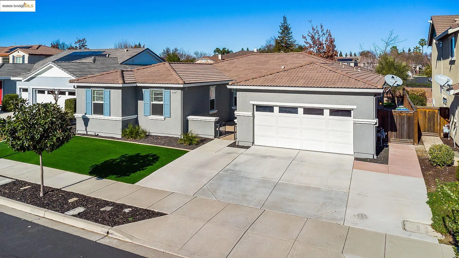 675 Monte Verde Ln photo 1