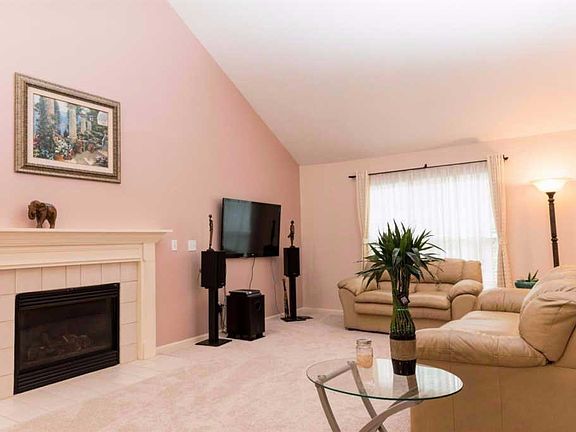 4th image of 5815 Deerfield Village Dr