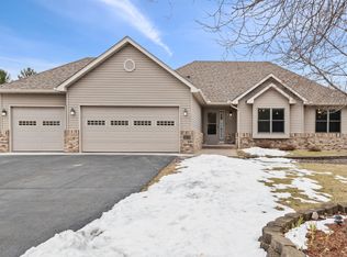 25275 Grizzly Ct, Wyoming, MN 55092