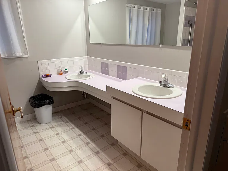 4651 Kingsley Dr — Photo 14