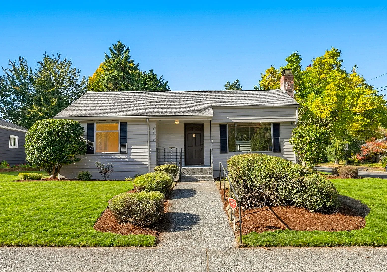 3Bd/1.75Ba Seattle Home — Photo 3