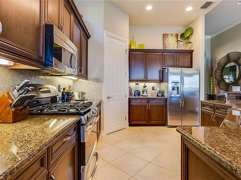 6215 Brunello Ln — Photo 9