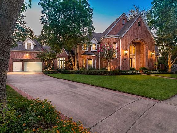 Wooded, cul de sac setting with mature landscaping.